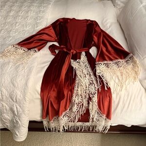 Elegant Red Lace Trim Robe